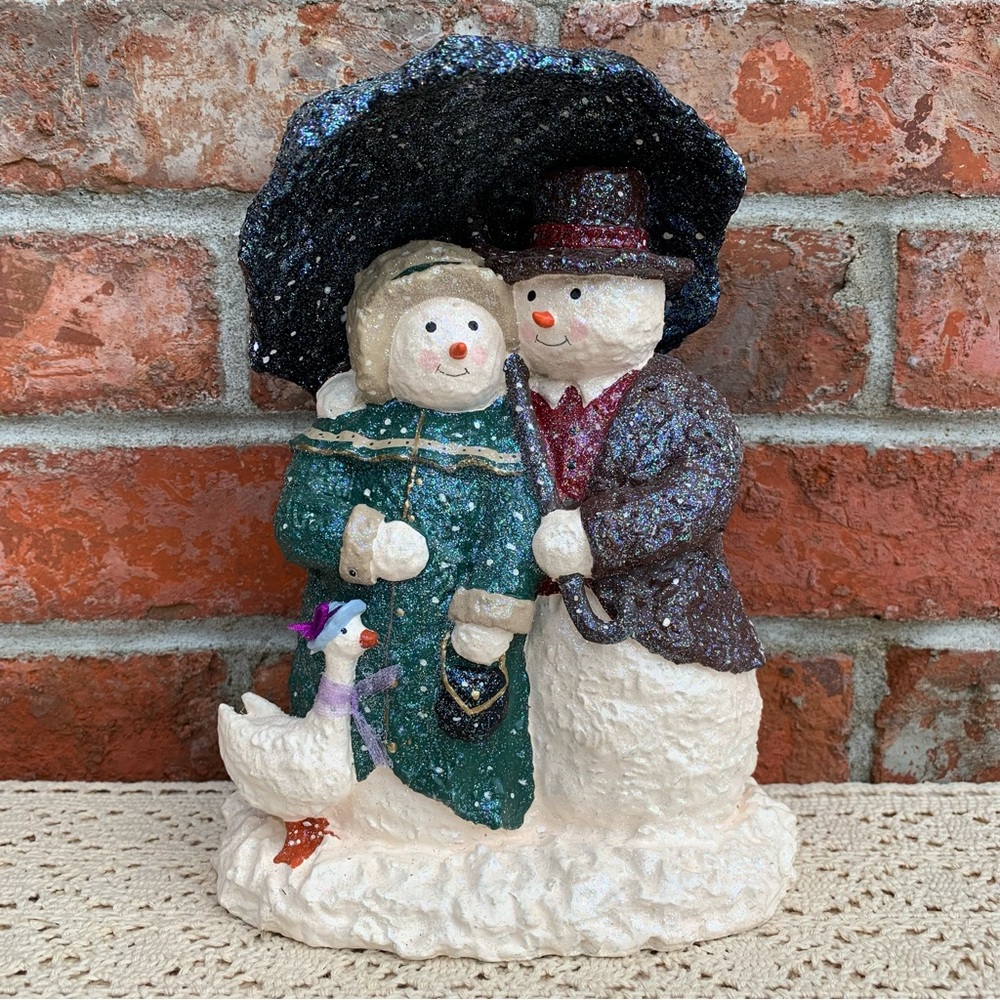 Enesco Snownickle Snowman Couple Umbrella Figurine Linda Lindquist Baldwin 2002